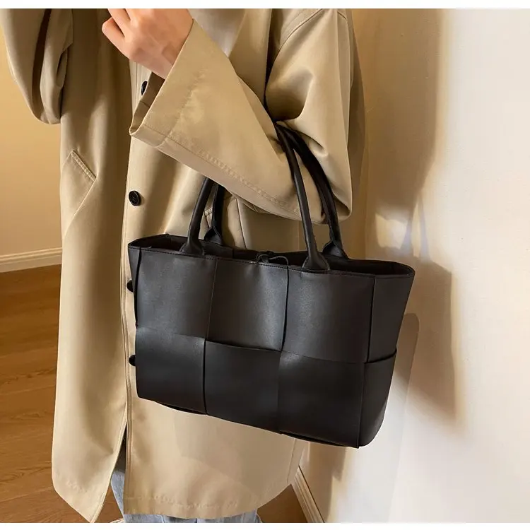Stylish Retro-Inspired Diaper Bag Handbag Tote Crossbody Errands Run Large Capacity Exquisite Charming Dainty Elegant