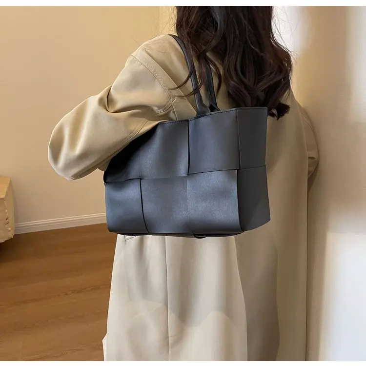 Stylish Retro-Inspired Diaper Bag Handbag Tote Crossbody Errands Run Large Capacity Exquisite Charming Dainty Elegant