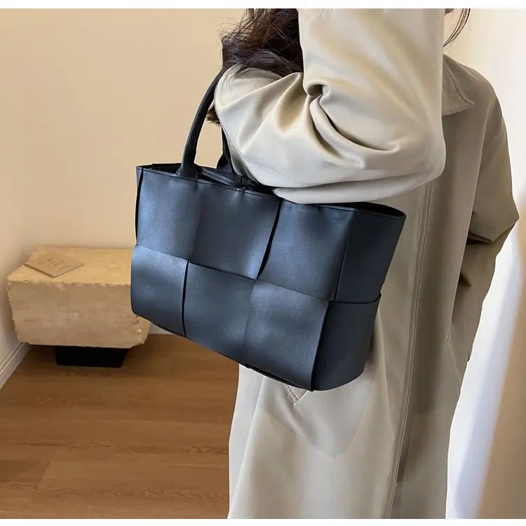 Stylish Retro-Inspired Diaper Bag Handbag Tote Crossbody Errands Run Large Capacity Exquisite Charming Dainty Elegant