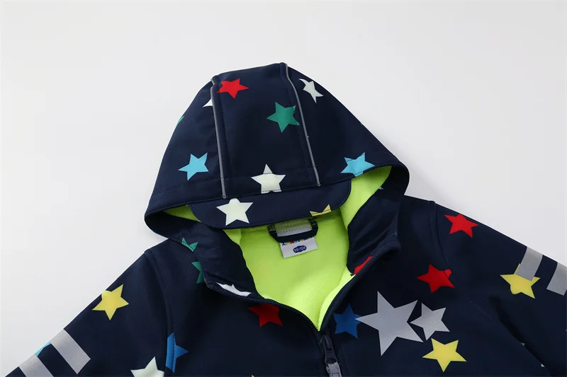 Children's soft shell waterproof jumpsuit for boys and girls one-piece romper to keep warm, waterproof, windproof and velvet
