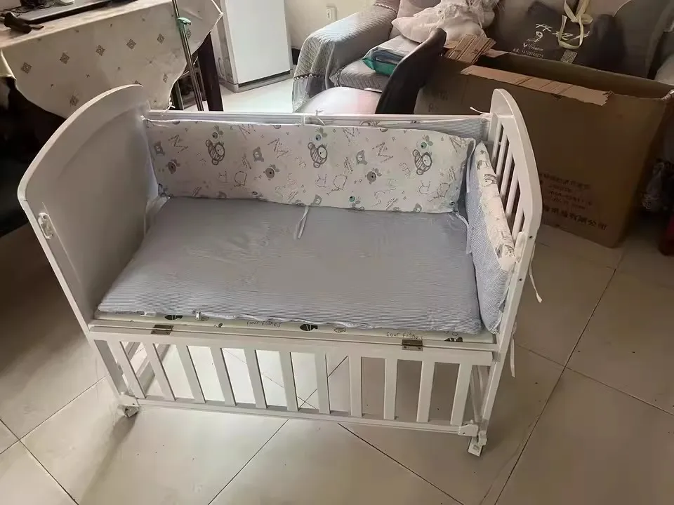 Solid Wood 3-in-1 Baby Bed - Movable, Convertible Crib with Attached Newborn Nest
