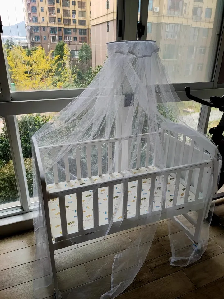 Solid Wood 3-in-1 Baby Bed - Movable, Convertible Crib with Attached Newborn Nest