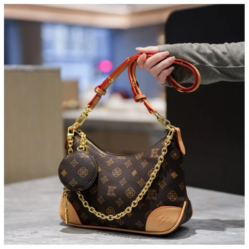 High-End Designer Paris Diaper Bag For Women Letter Logo Leather Tote With Fashionable Crossbody And Stylish Shoulder Strap