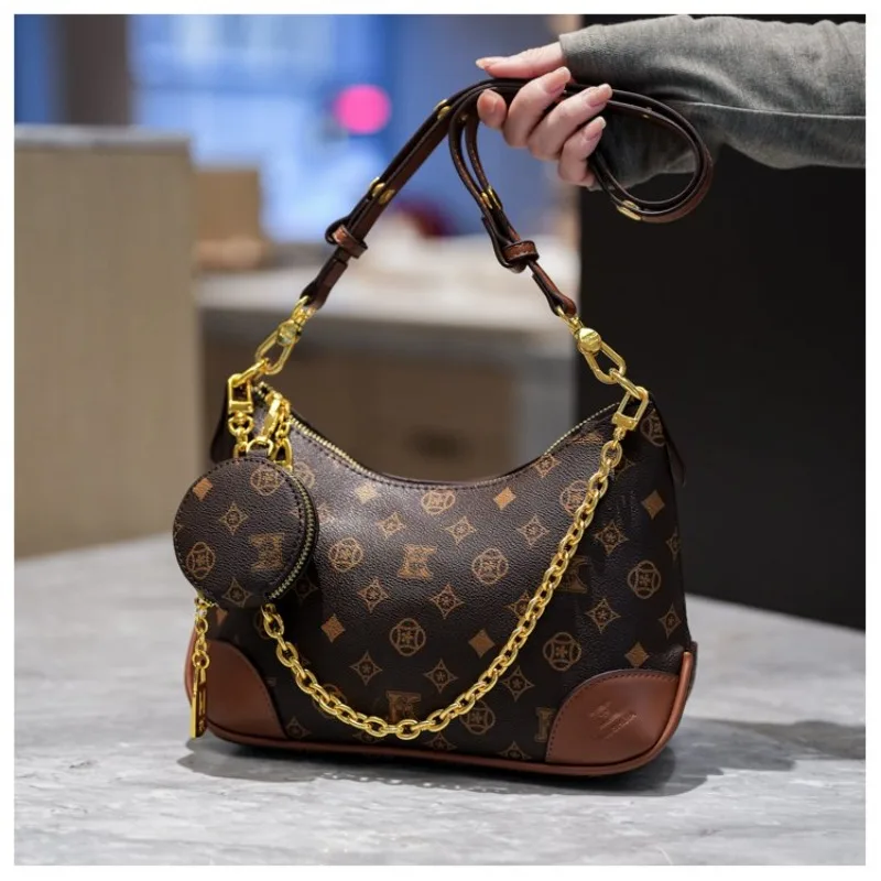 High-End Designer Paris Diaper Bag For Women Letter Logo Leather Tote With Fashionable Crossbody And Stylish Shoulder Strap