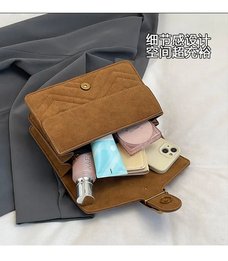 Graceful Elegant Diaper Bag One Shoulder Baby Care Office Event Mom Exquisite Stylish Glamorous Timeless Versatile Functional