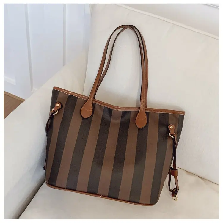 Luxury Designer Diaper Bags Women's Elegant Crossbody Bag Minimalist Fashionable Shoulder Bag Simple Leather Large Capacity