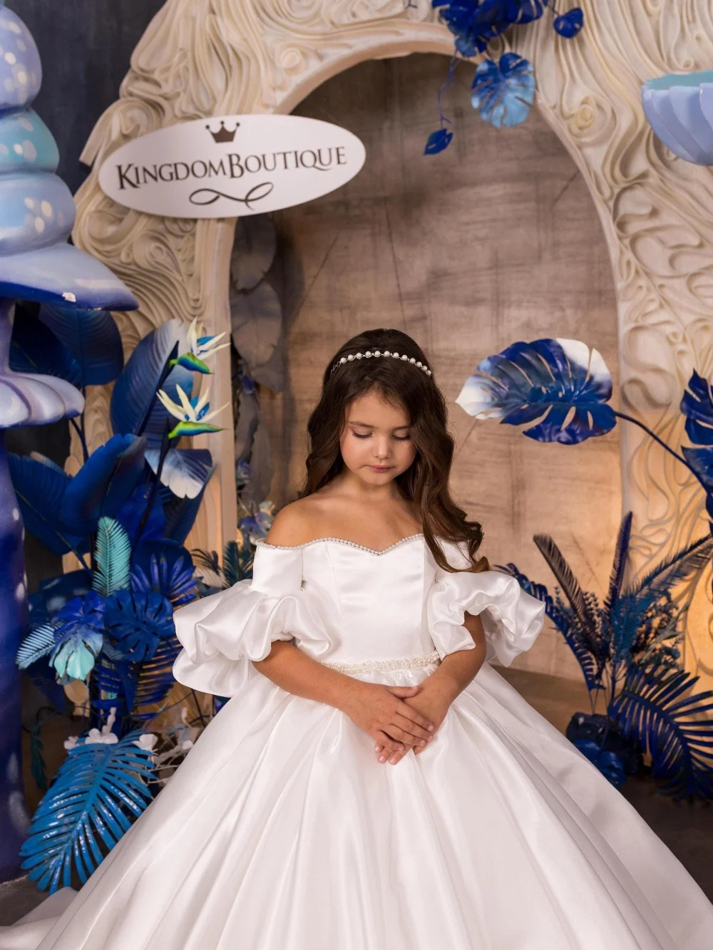 White Elegant Kids Pearls Princess Gown For Piano Performance Girls Charming Off Shoulder Satin Long Dresses For Wedding Party