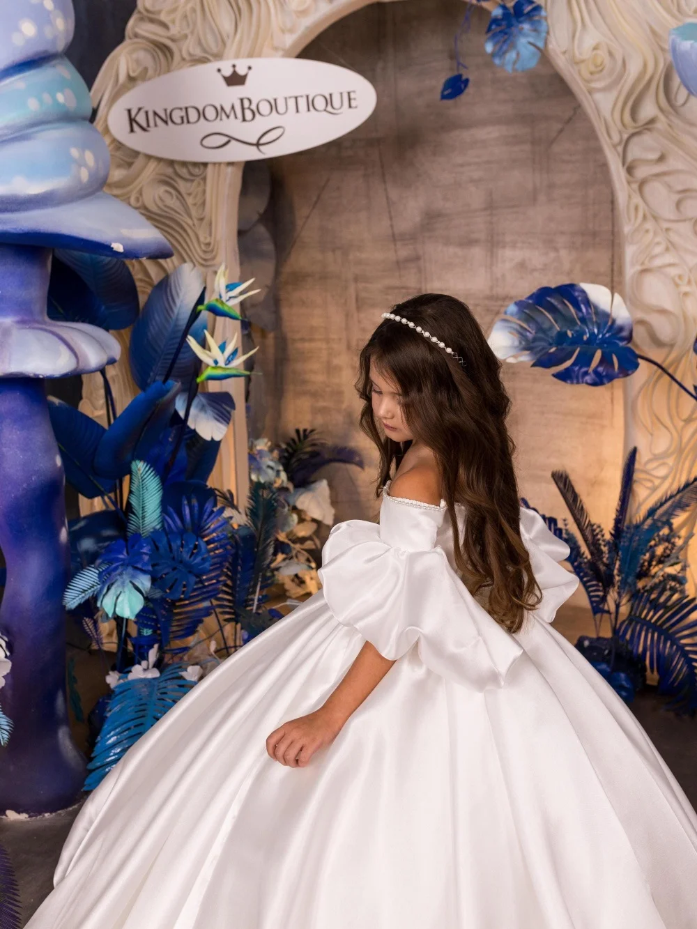 White Elegant Kids Pearls Princess Gown For Piano Performance Girls Charming Off Shoulder Satin Long Dresses For Wedding Party