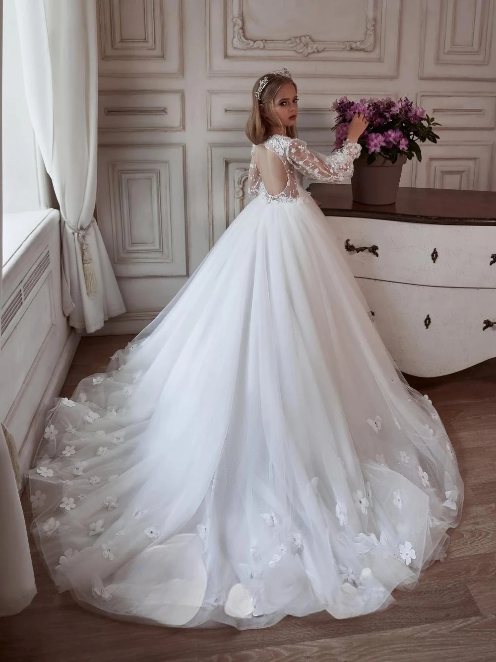 Charming Sweet Beaded Lace Appliques Girls Dresses For Dancing Performance Exquisite Puff Sleeve Kids Princess Gown Party Wear
