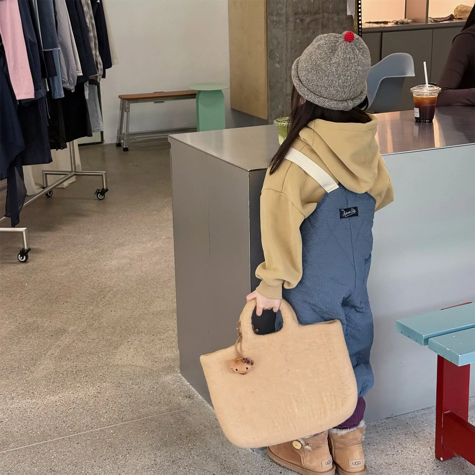 2025 Winter New Children Warm Overalls Boys Girls Plus Velvet Thick Overalls Kids Cotton Padded Strap Trousers Cute Baby Clothes