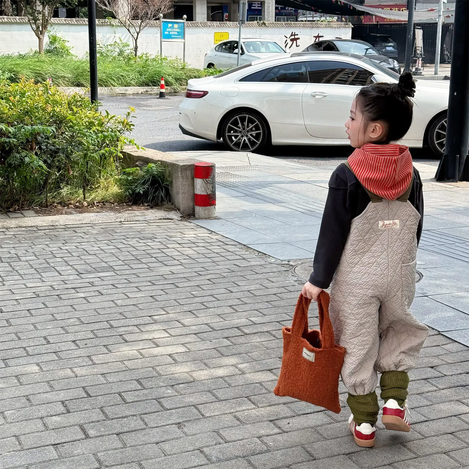2025 Winter New Children Warm Overalls Boys Girls Plus Velvet Thick Overalls Kids Cotton Padded Strap Trousers Cute Baby Clothes