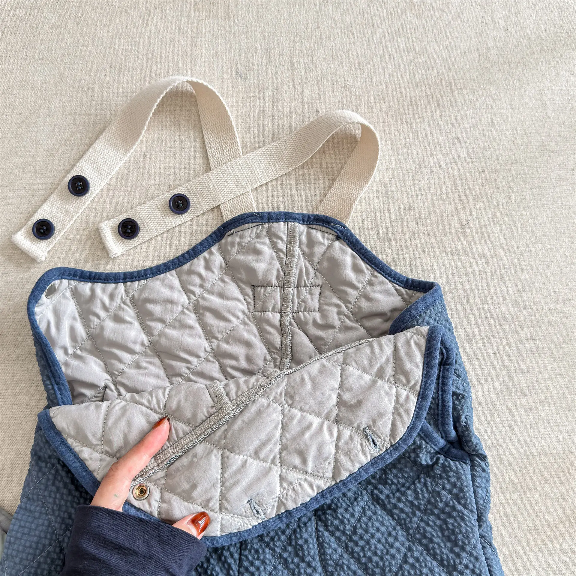 2025 Winter New Children Warm Overalls Boys Girls Plus Velvet Thick Overalls Kids Cotton Padded Strap Trousers Cute Baby Clothes