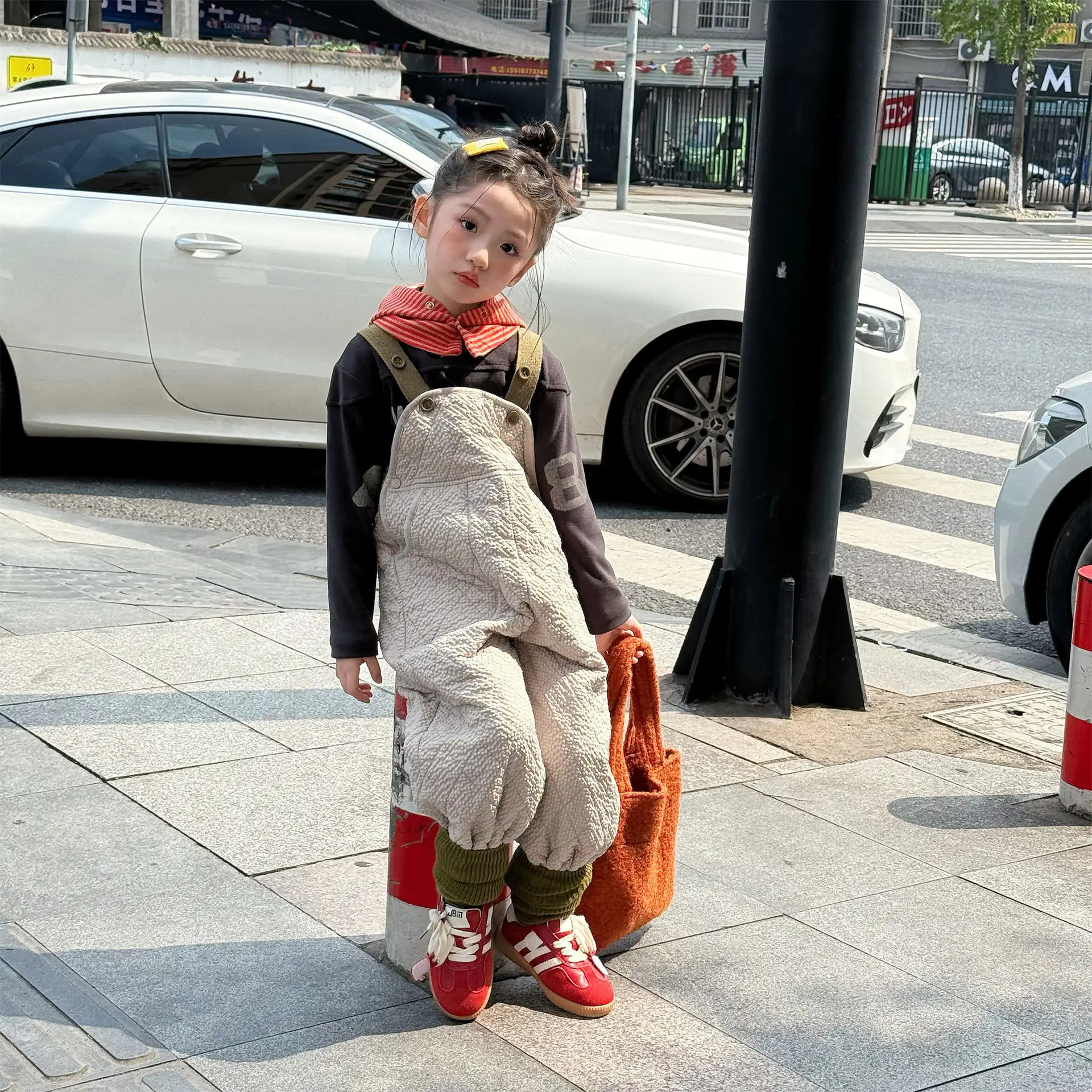 2025 Winter New Children Warm Overalls Boys Girls Plus Velvet Thick Overalls Kids Cotton Padded Strap Trousers Cute Baby Clothes