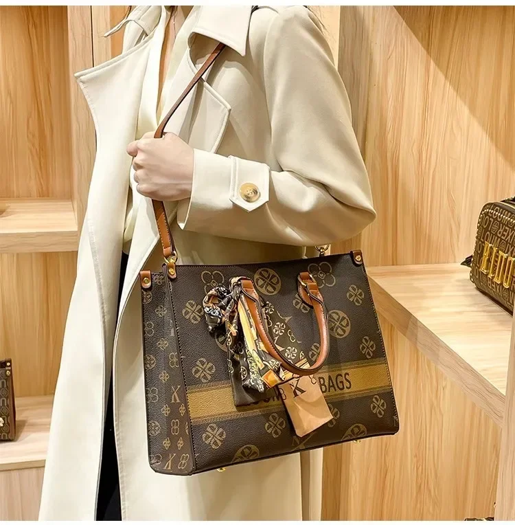 Vintage Simple Fashionable Diaper Bag For Women High-End Designer Crossbody Handbag Large Capacity Trendy Tote Bag