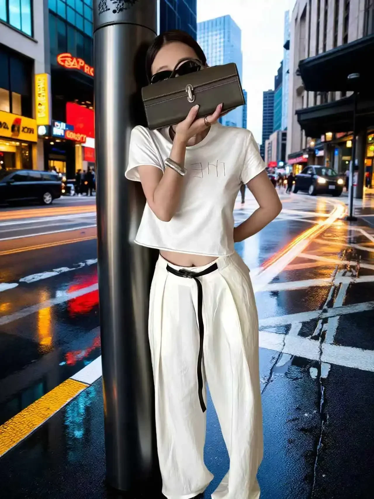 Luxury Designer Vintage Diaper Bag: Elegant Crossbody Handbag For Women With Minimalist Style And Large Capacity Messenger Tote