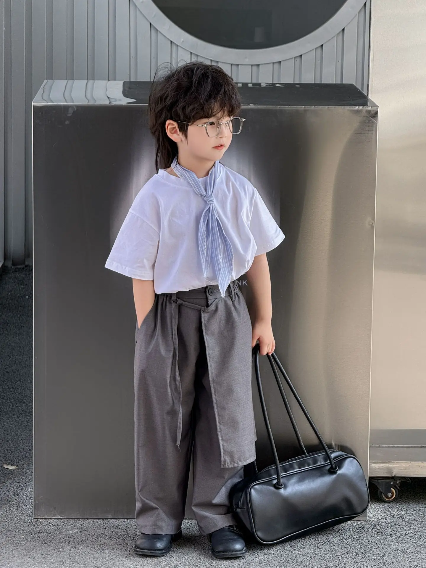 Boys' Suit - 2026 Summer New Collection of Children's Cotton T-shirts with Trendy Scarves and Fashionable Trousers.