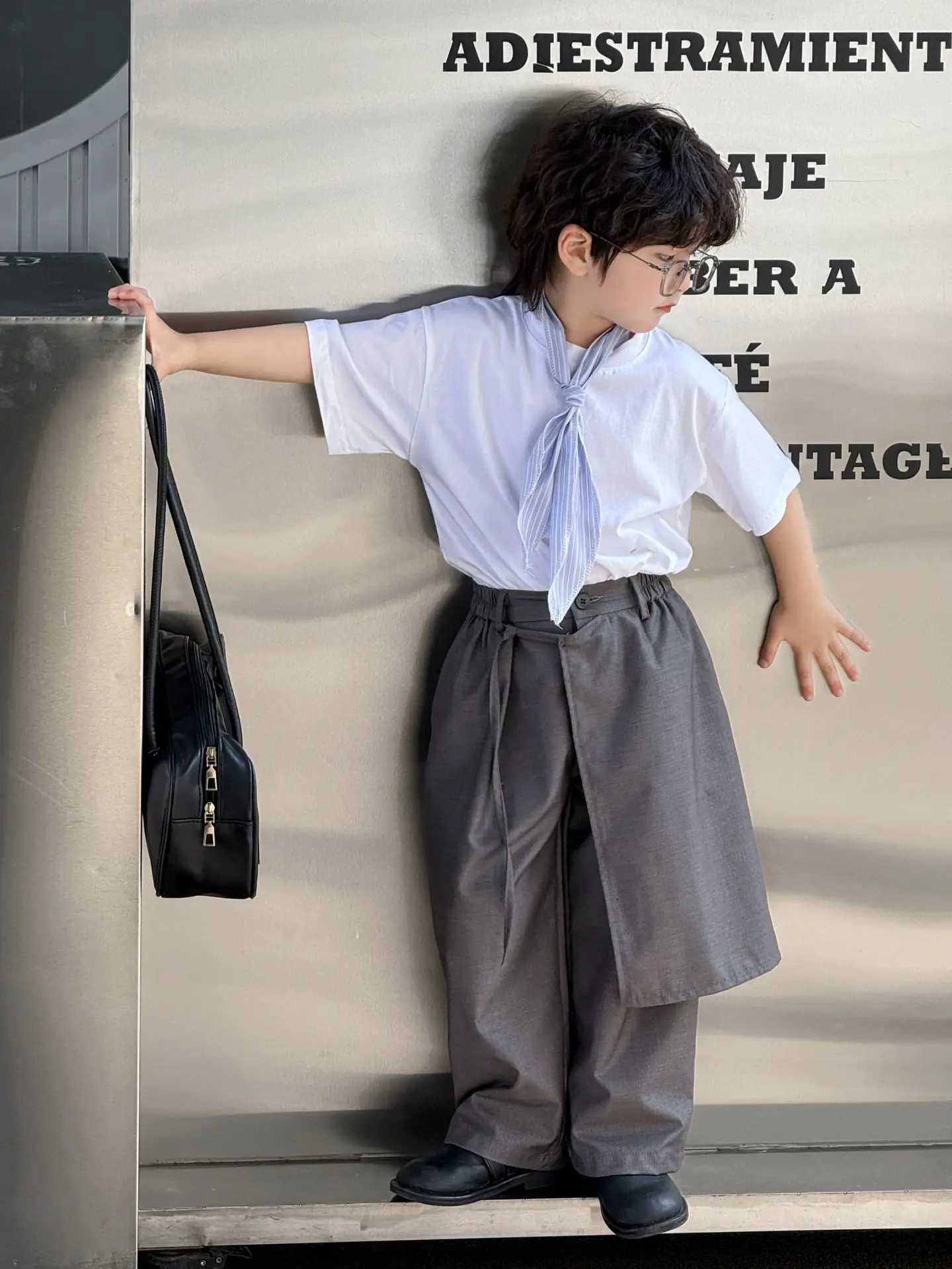Boys' Suit - 2026 Summer New Collection of Children's Cotton T-shirts with Trendy Scarves and Fashionable Trousers.