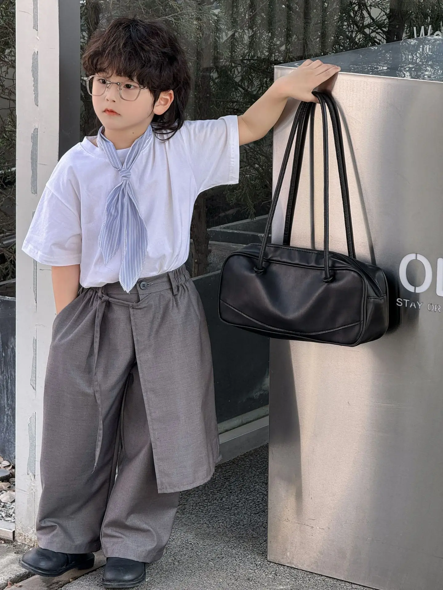 Boys' Suit - 2026 Summer New Collection of Children's Cotton T-shirts with Trendy Scarves and Fashionable Trousers.