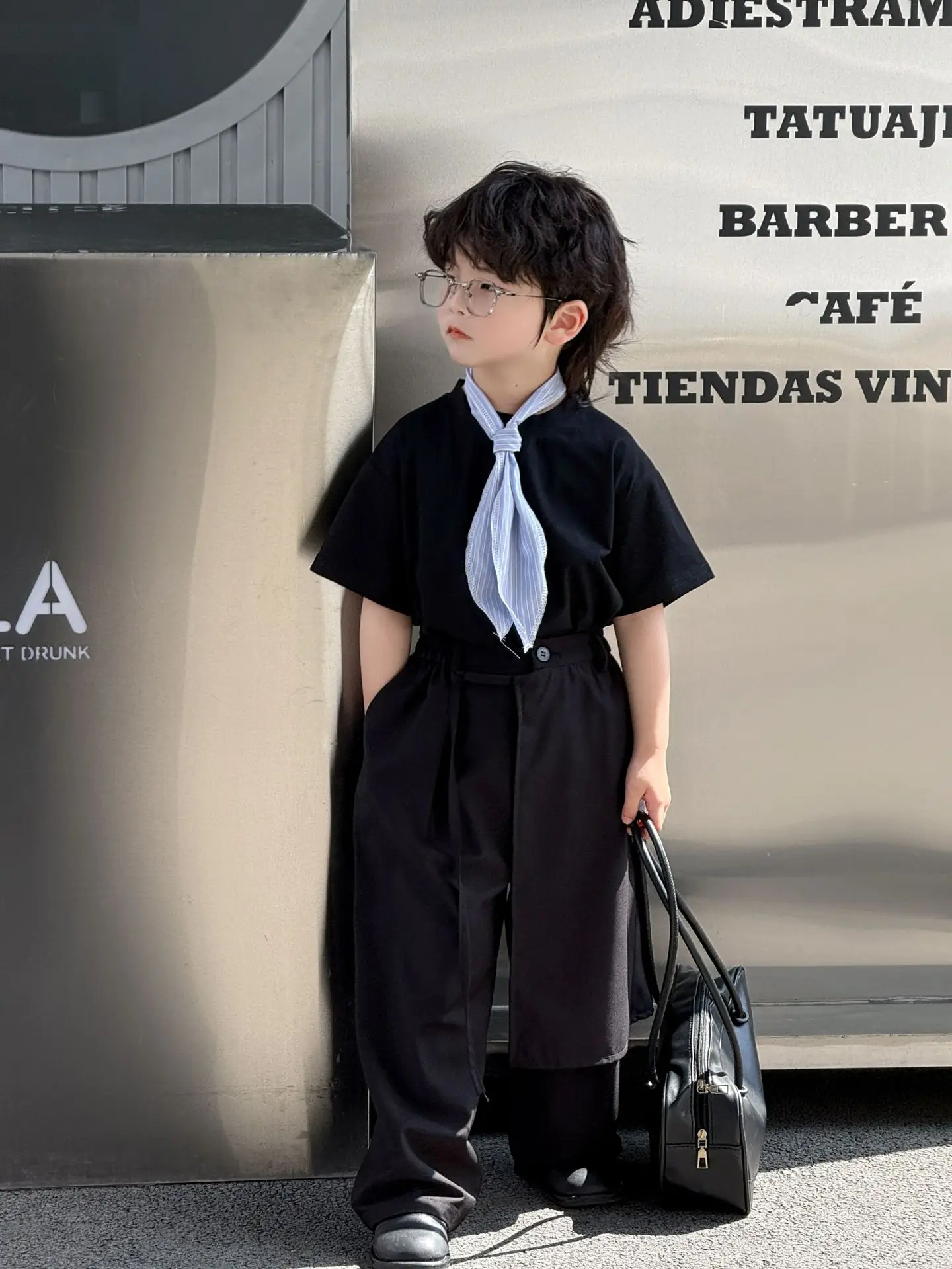 Boys' Suit - 2026 Summer New Collection of Children's Cotton T-shirts with Trendy Scarves and Fashionable Trousers.