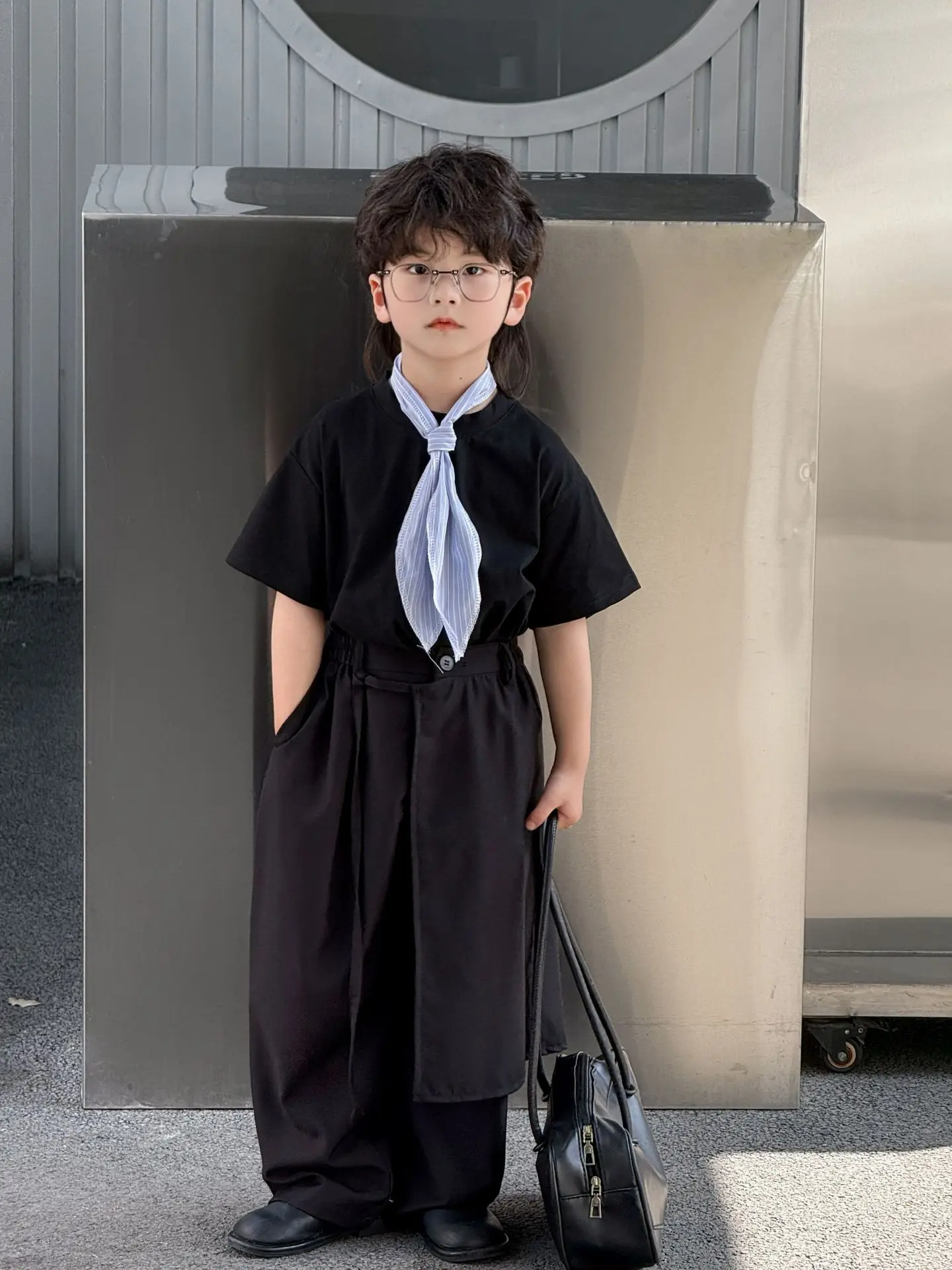 Boys' Suit - 2026 Summer New Collection of Children's Cotton T-shirts with Trendy Scarves and Fashionable Trousers.