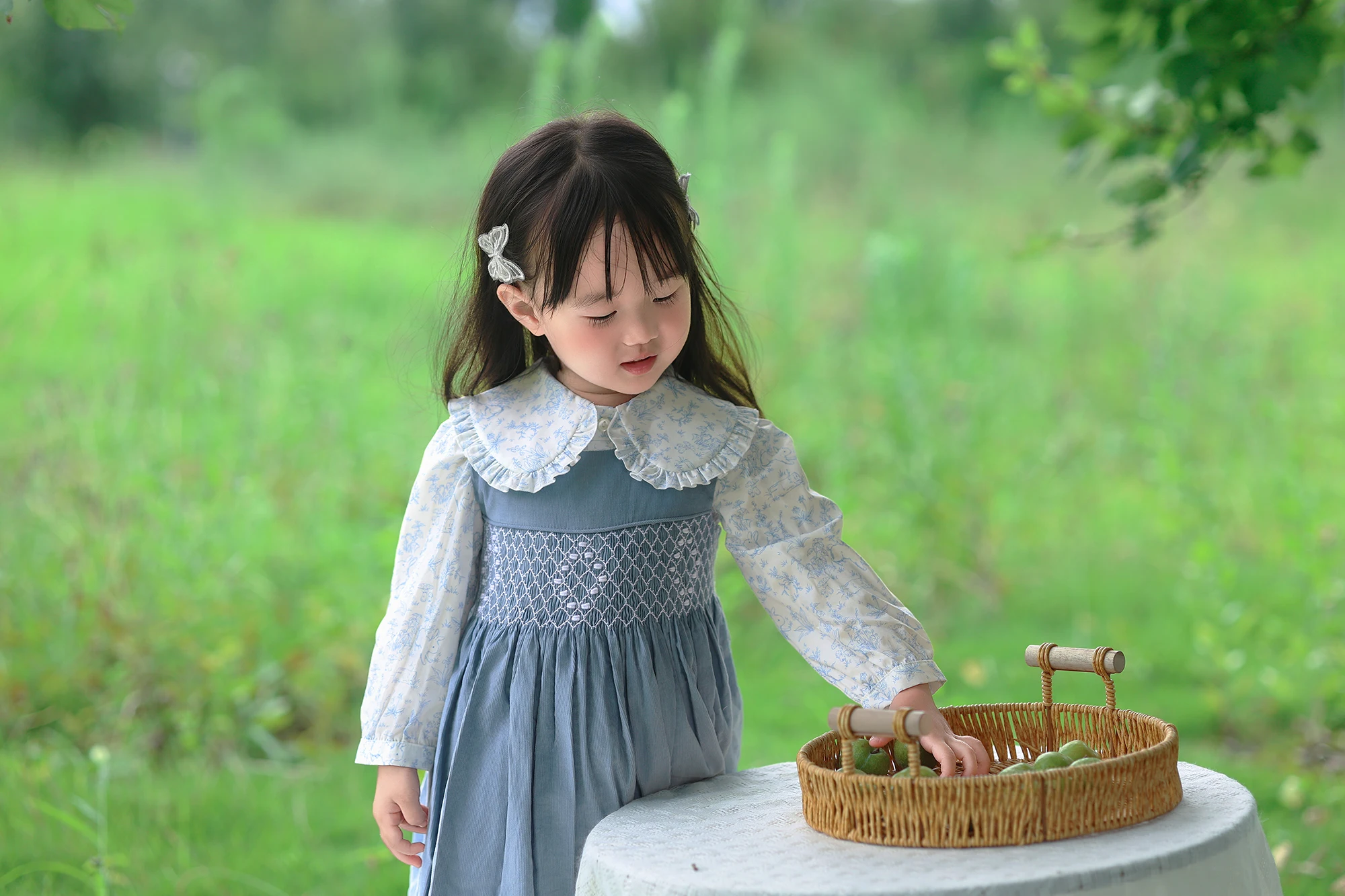 Girls Handmade Smocking 2Pcs Dress Set Blue Corduroy Vest Dress with White Long Sleeve Lapel Rabbit Print Shirt Outfit Clothing