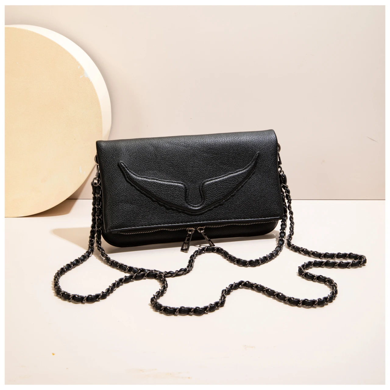 Elegant and trendy style shoulder bag, outdoor travel small square bag, luxury designer women's chain strap crossbody bag
