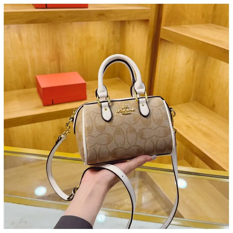 Vintage Luxury Crossbody Diaper Bag: Elegant Women's Handbag With Designer Letter Logo And Large Capacity For Messenger Tote