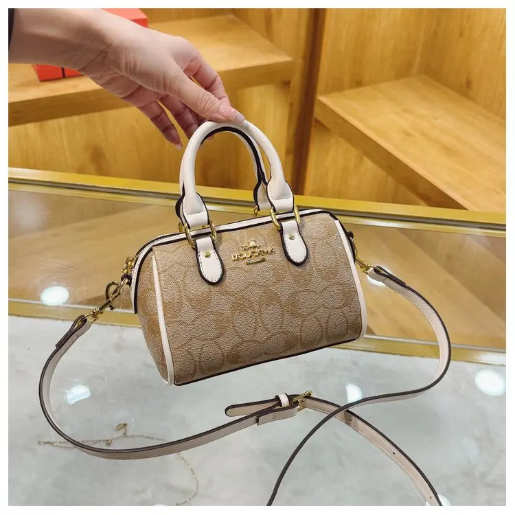 Vintage Luxury Crossbody Diaper Bag: Elegant Women's Handbag With Designer Letter Logo And Large Capacity For Messenger Tote