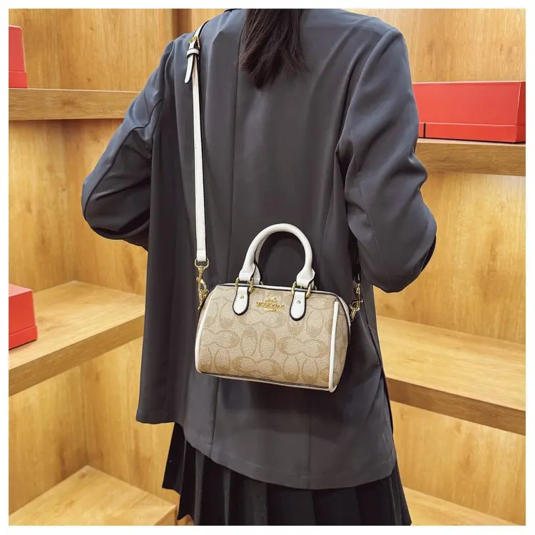 Vintage Luxury Crossbody Diaper Bag: Elegant Women's Handbag With Designer Letter Logo And Large Capacity For Messenger Tote