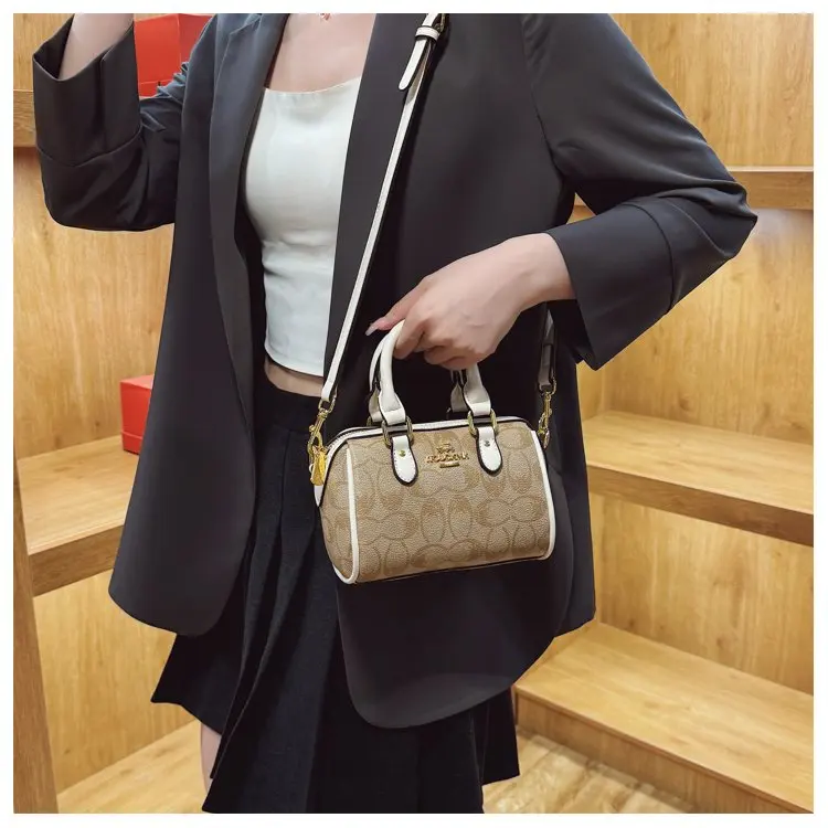 Vintage Luxury Crossbody Diaper Bag: Elegant Women's Handbag With Designer Letter Logo And Large Capacity For Messenger Tote