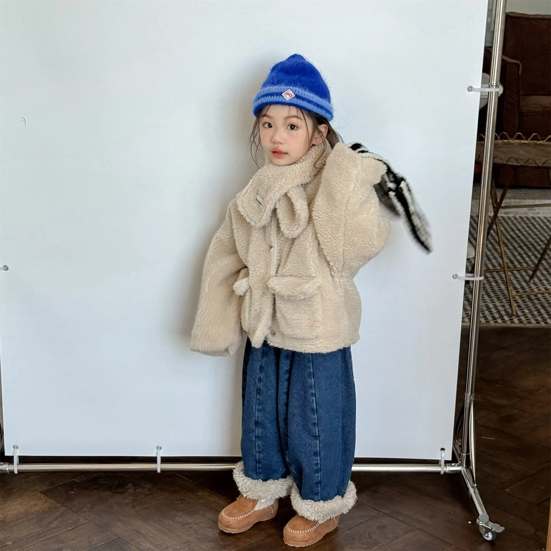 2025 Winter New Girls Lamb Fleece Coat + Scarf Children Cotton Padded Jacket Plus Velvet Thick Kids Girls Long Sleeve Warm Coat