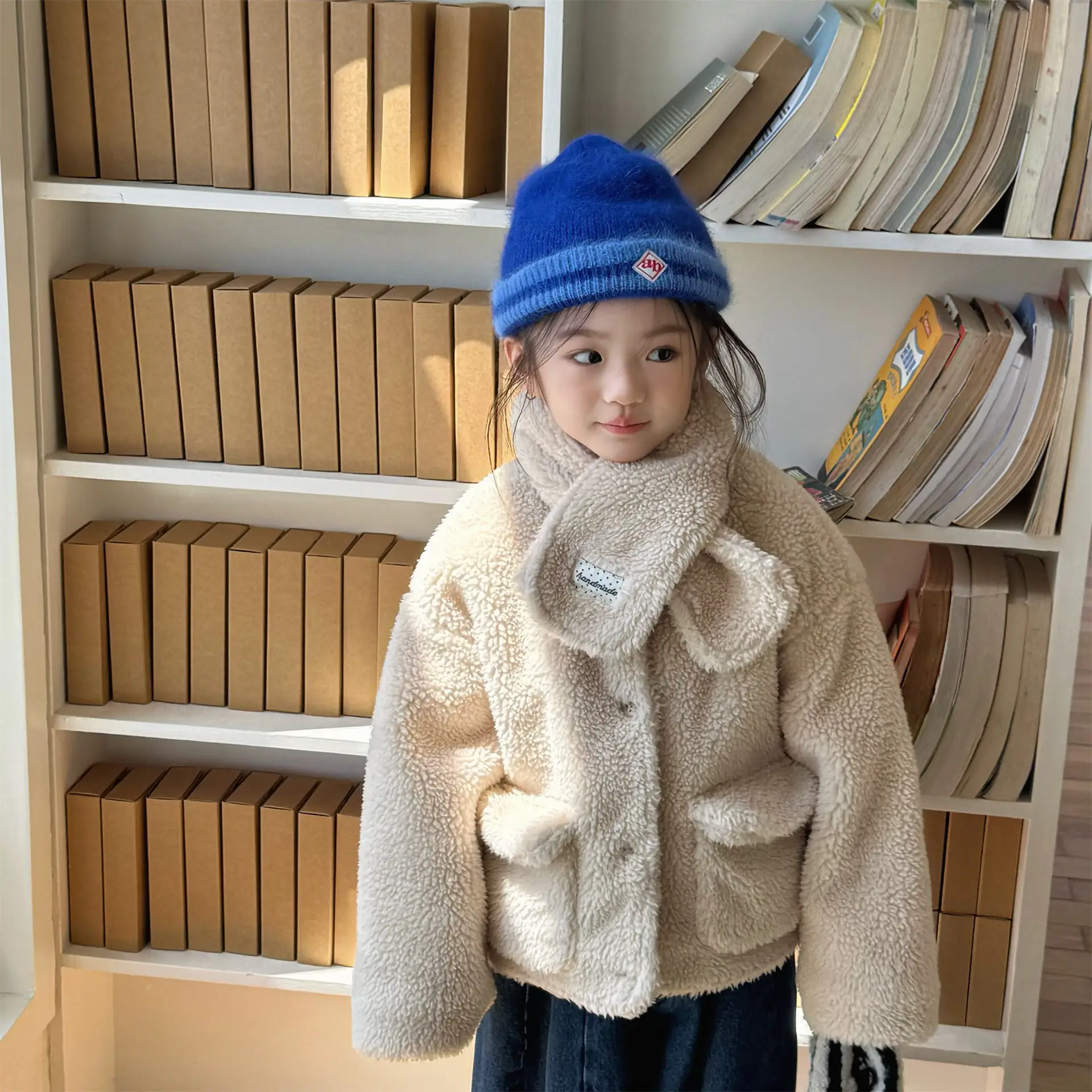 2025 Winter New Girls Lamb Fleece Coat + Scarf Children Cotton Padded Jacket Plus Velvet Thick Kids Girls Long Sleeve Warm Coat