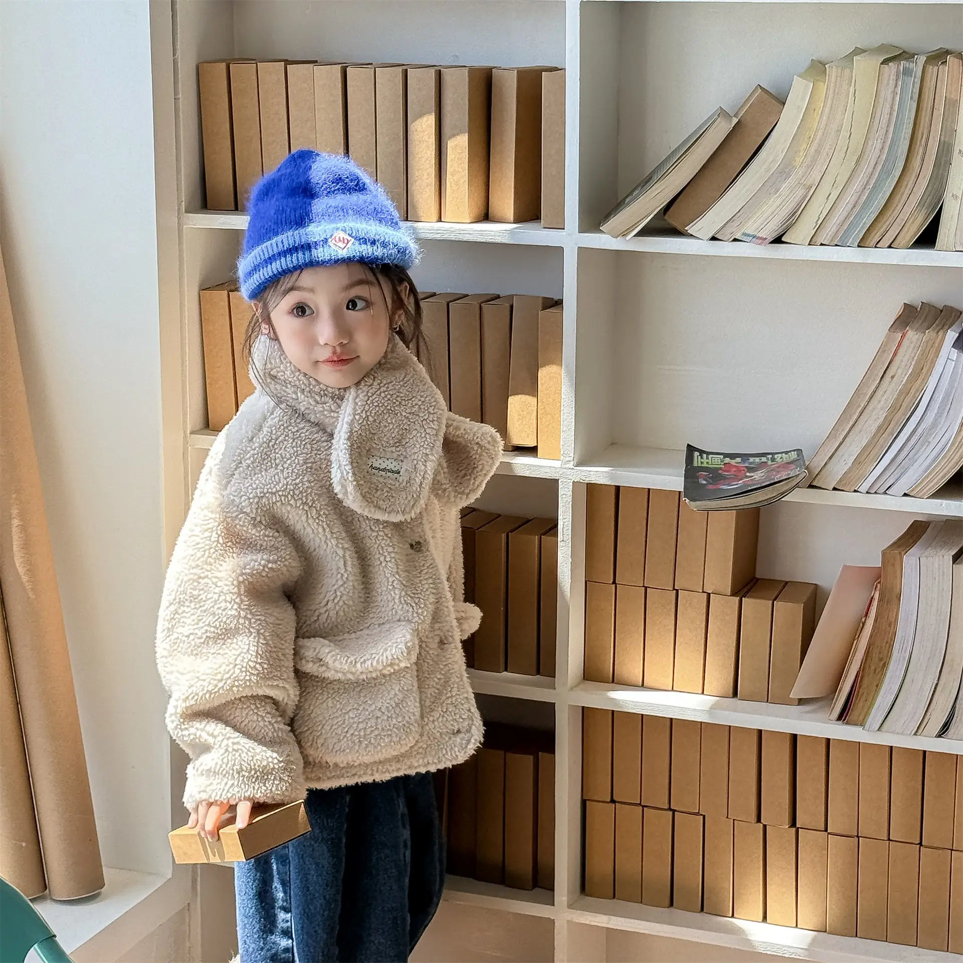 2025 Winter New Girls Lamb Fleece Coat + Scarf Children Cotton Padded Jacket Plus Velvet Thick Kids Girls Long Sleeve Warm Coat