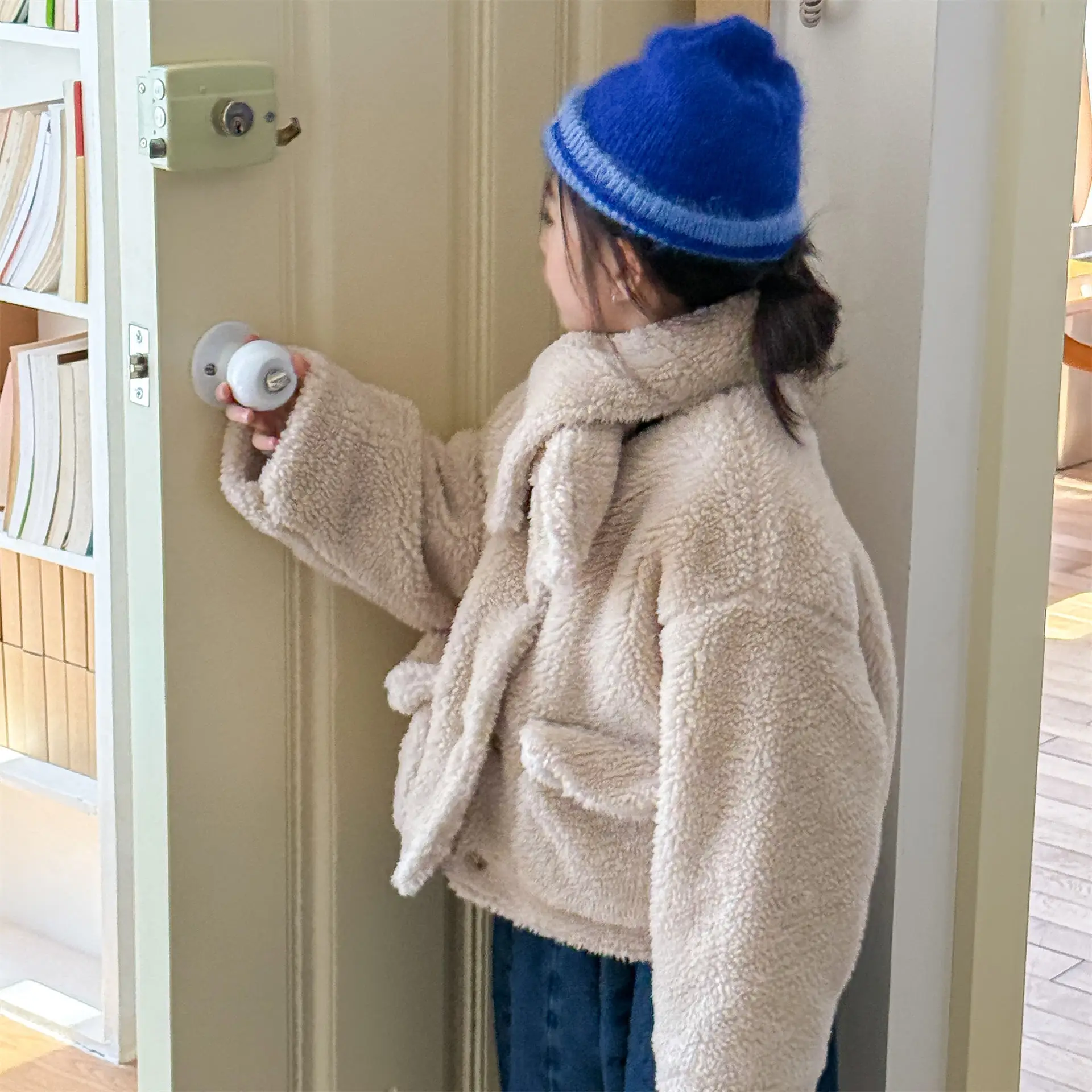 2025 Winter New Girls Lamb Fleece Coat + Scarf Children Cotton Padded Jacket Plus Velvet Thick Kids Girls Long Sleeve Warm Coat