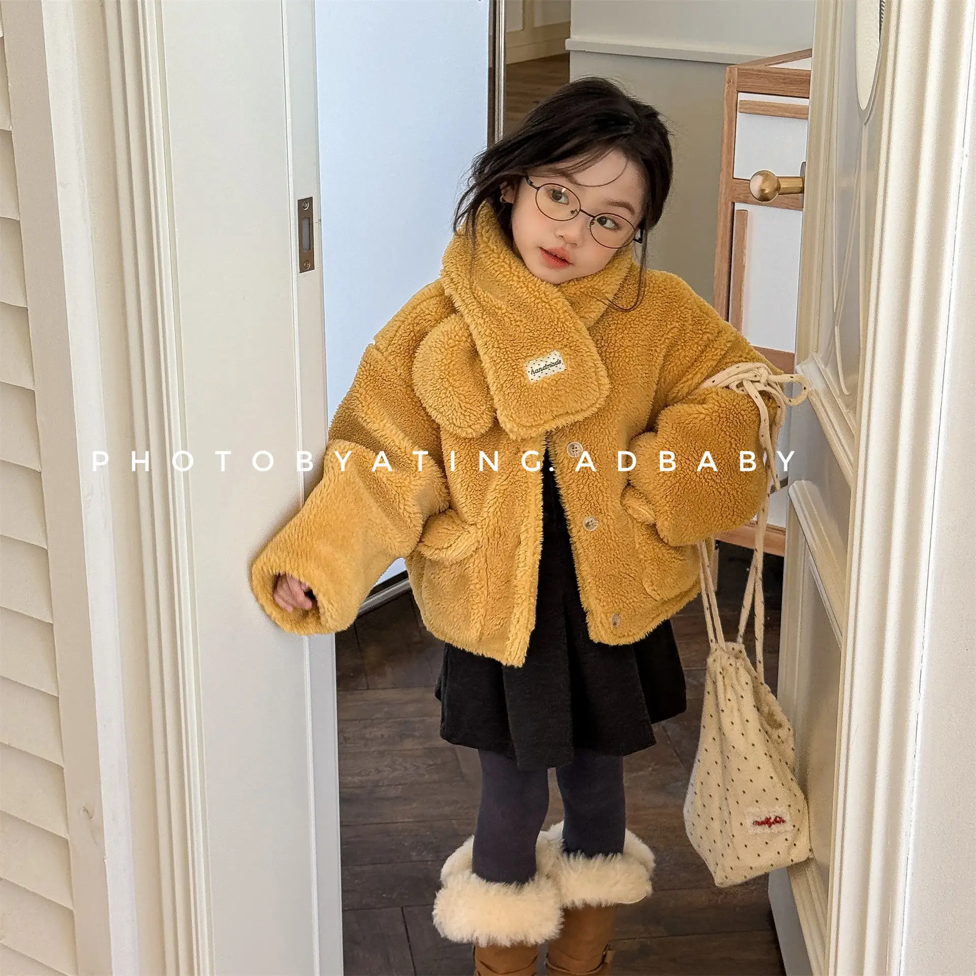 2025 Winter New Girls Lamb Fleece Coat + Scarf Children Cotton Padded Jacket Plus Velvet Thick Kids Girls Long Sleeve Warm Coat
