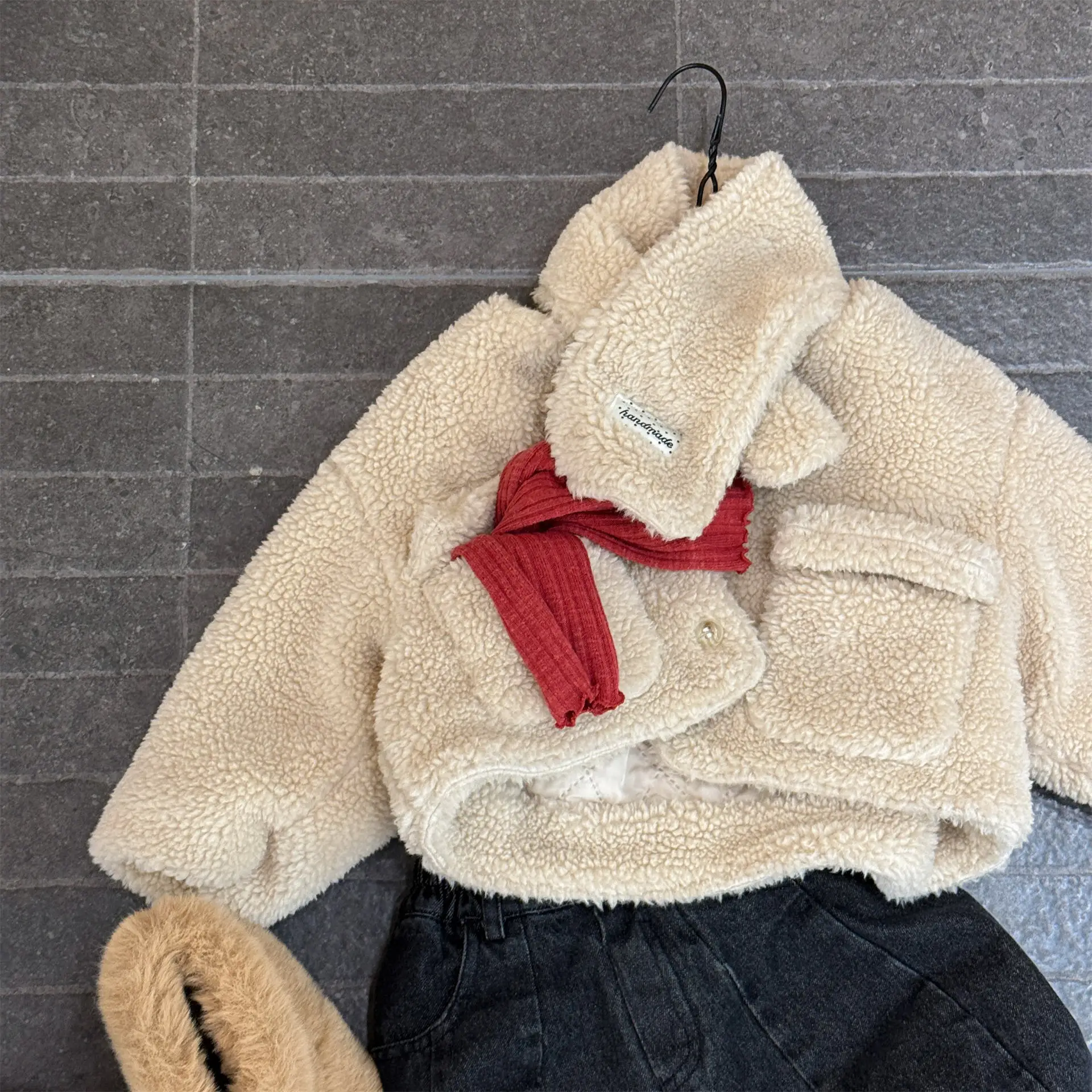 2025 Winter New Girls Lamb Fleece Coat + Scarf Children Cotton Padded Jacket Plus Velvet Thick Kids Girls Long Sleeve Warm Coat