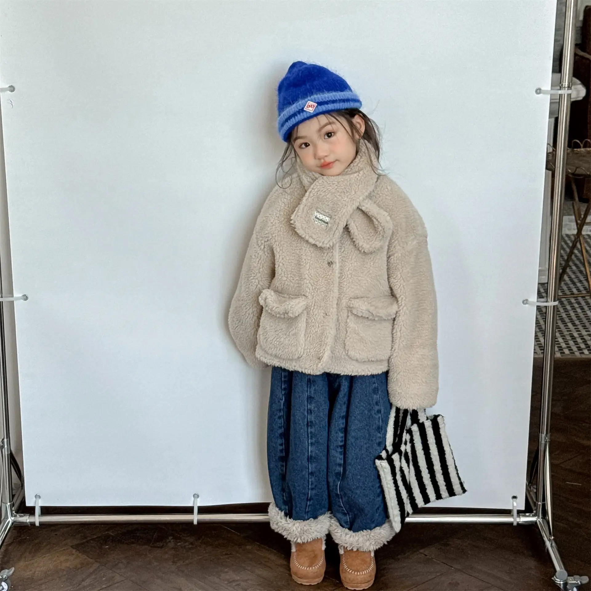 2025 Winter New Girls Lamb Fleece Coat + Scarf Children Cotton Padded Jacket Plus Velvet Thick Kids Girls Long Sleeve Warm Coat