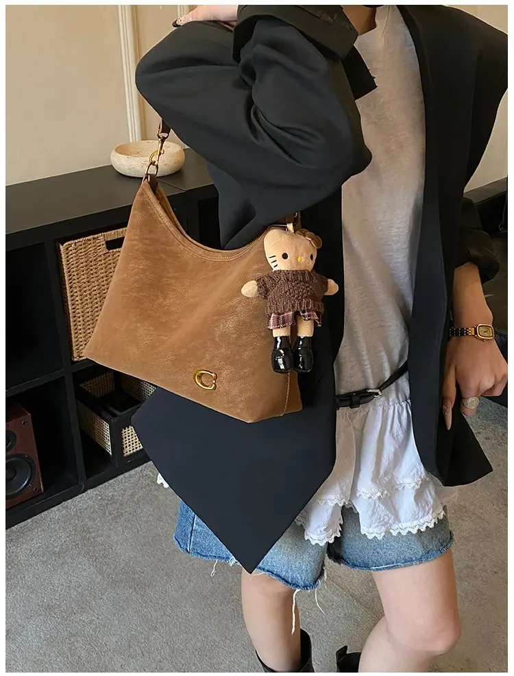 2026 Spring Trend Women's Zippered Hobo Bag Sleek and Practical for Casual Outings