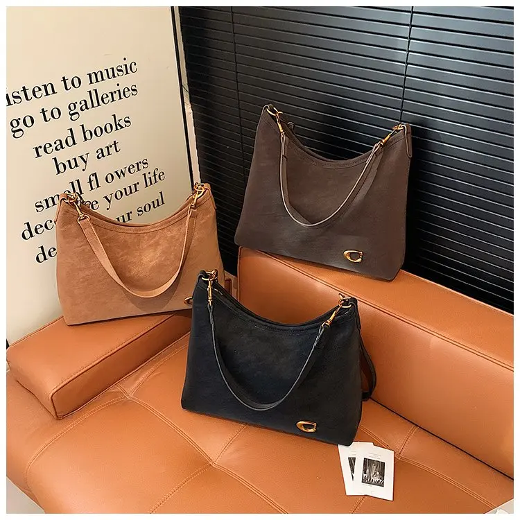 2026 Spring Trend Women's Zippered Hobo Bag Sleek and Practical for Casual Outings