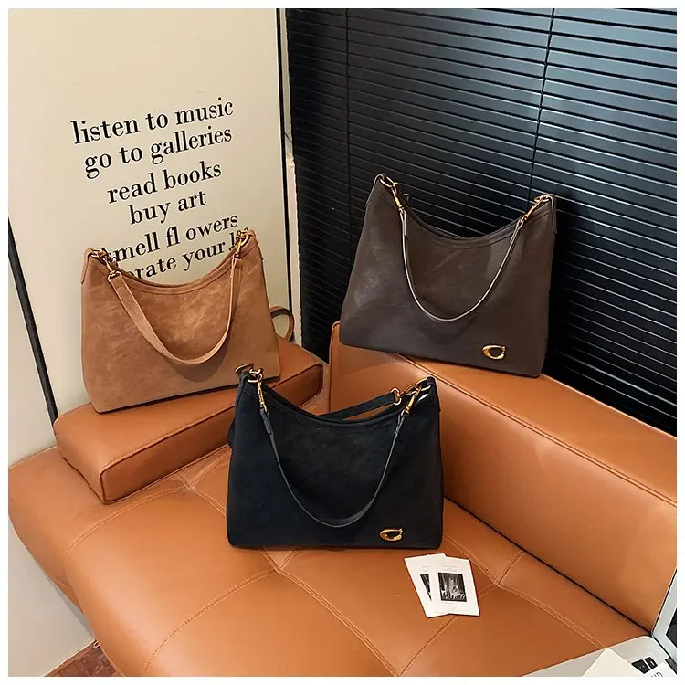 2026 Spring Trend Women's Zippered Hobo Bag Sleek and Practical for Casual Outings