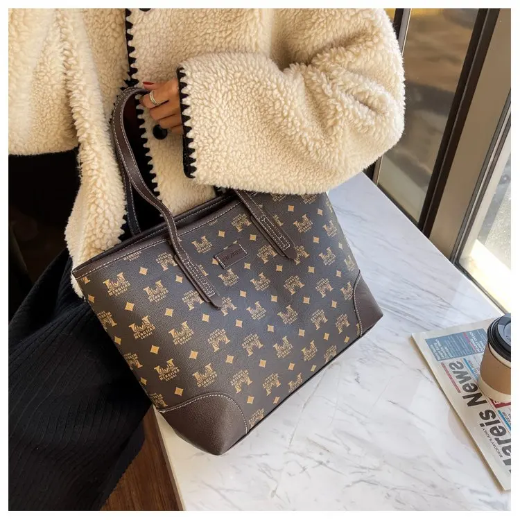 Stylish Simple Leather Diaper Bag Women Messenger Elegant Handbag Luxury Brand Designer Paris Famous Superstar