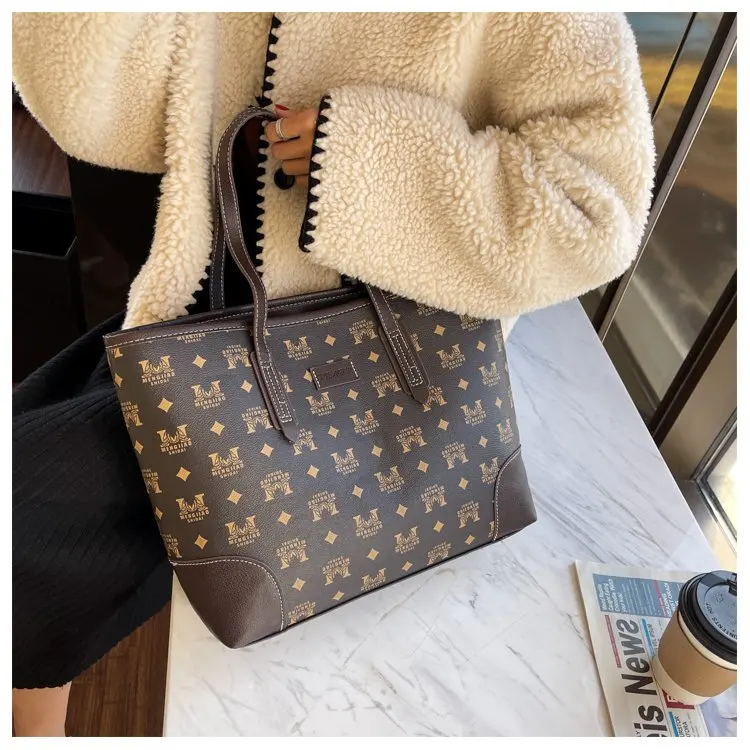 Stylish Simple Leather Diaper Bag Women Messenger Elegant Handbag Luxury Brand Designer Paris Famous Superstar