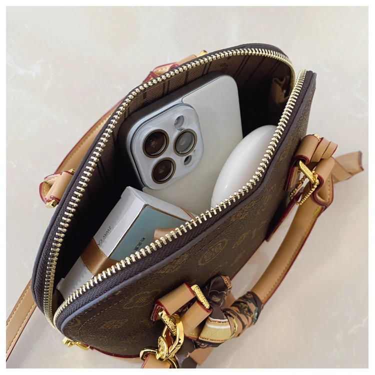 Trendy Vintage Diaper Bag For Women Leather Crossbody Bag Luxury Tote Minimalist Designer Large Capacity Elegant Fashion