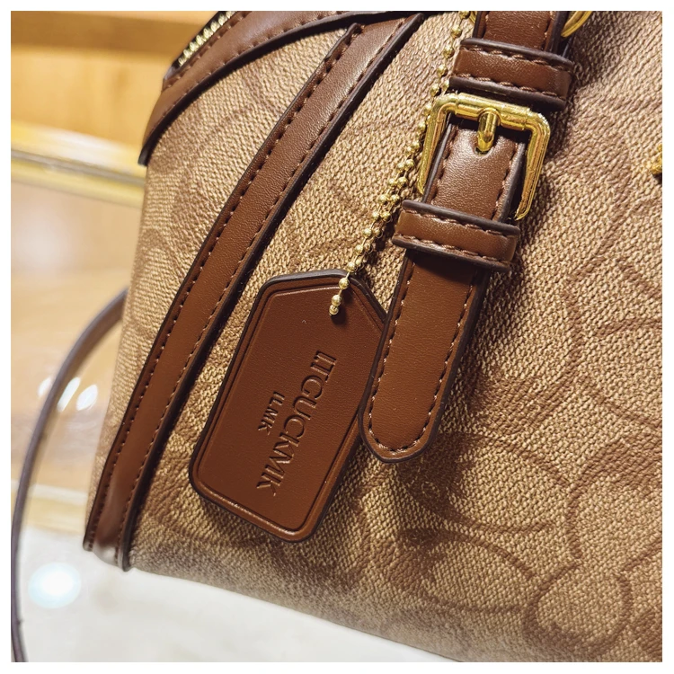 Minimalist Luxury Diaper Bags For Women Simple Elegant Leather Tote Bag Vintage Designer Trendy Commuter Bag