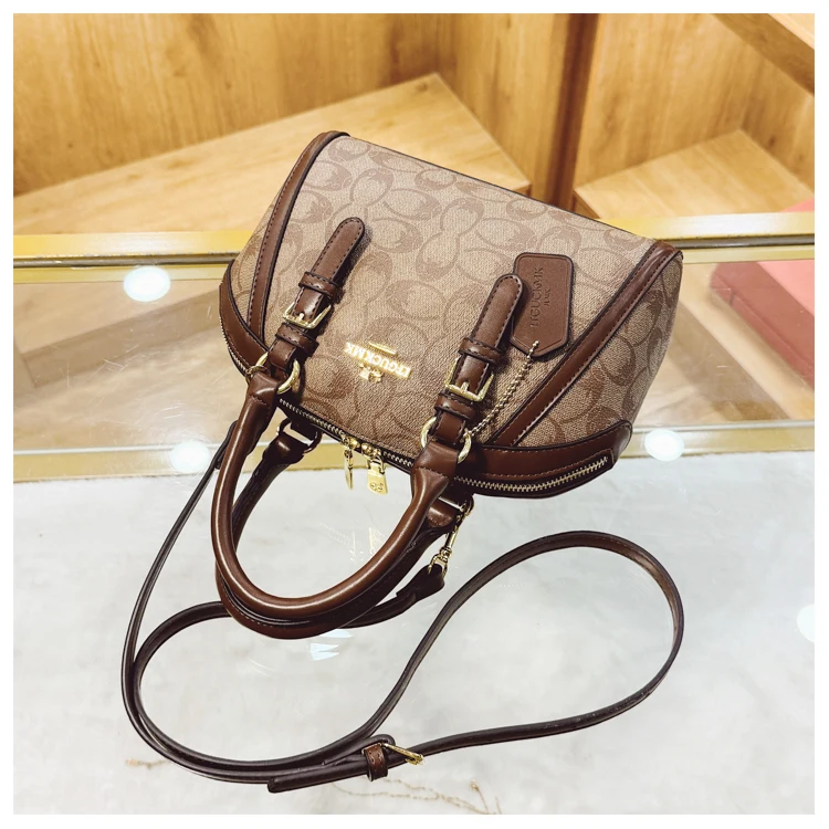 Minimalist Luxury Diaper Bags For Women Simple Elegant Leather Tote Bag Vintage Designer Trendy Commuter Bag