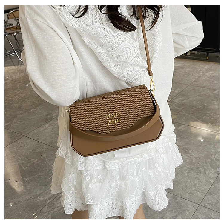 Unique Elegant Leather Diaper Bag: Luxury Crossbody Messenger Bag For Women With Vintage Designer Logo And Large Tote Capacity