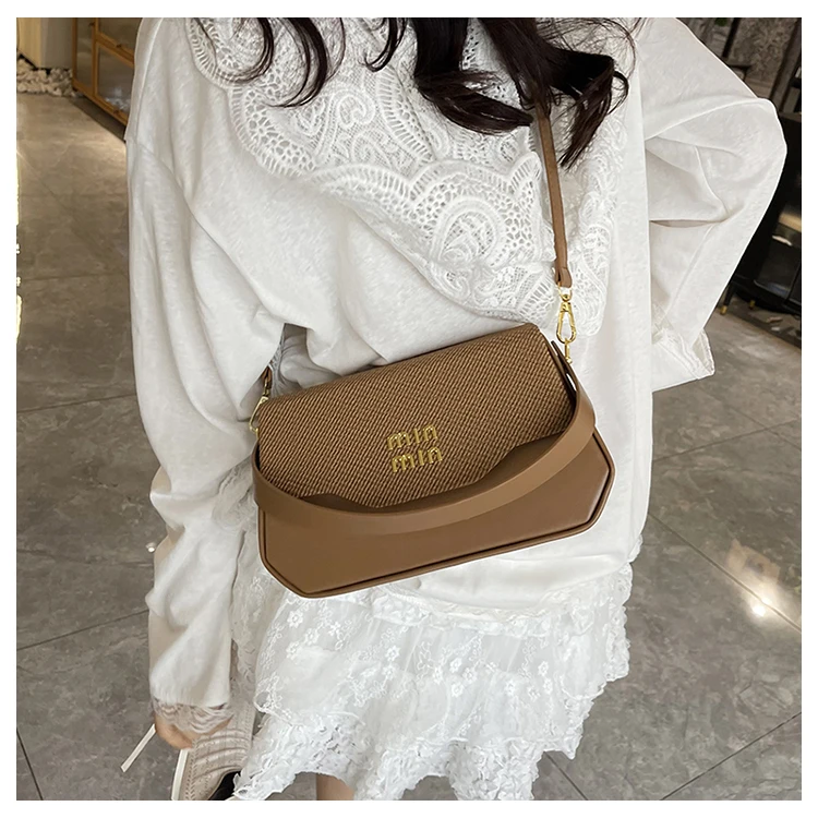 Unique Elegant Leather Diaper Bag: Luxury Crossbody Messenger Bag For Women With Vintage Designer Logo And Large Tote Capacity