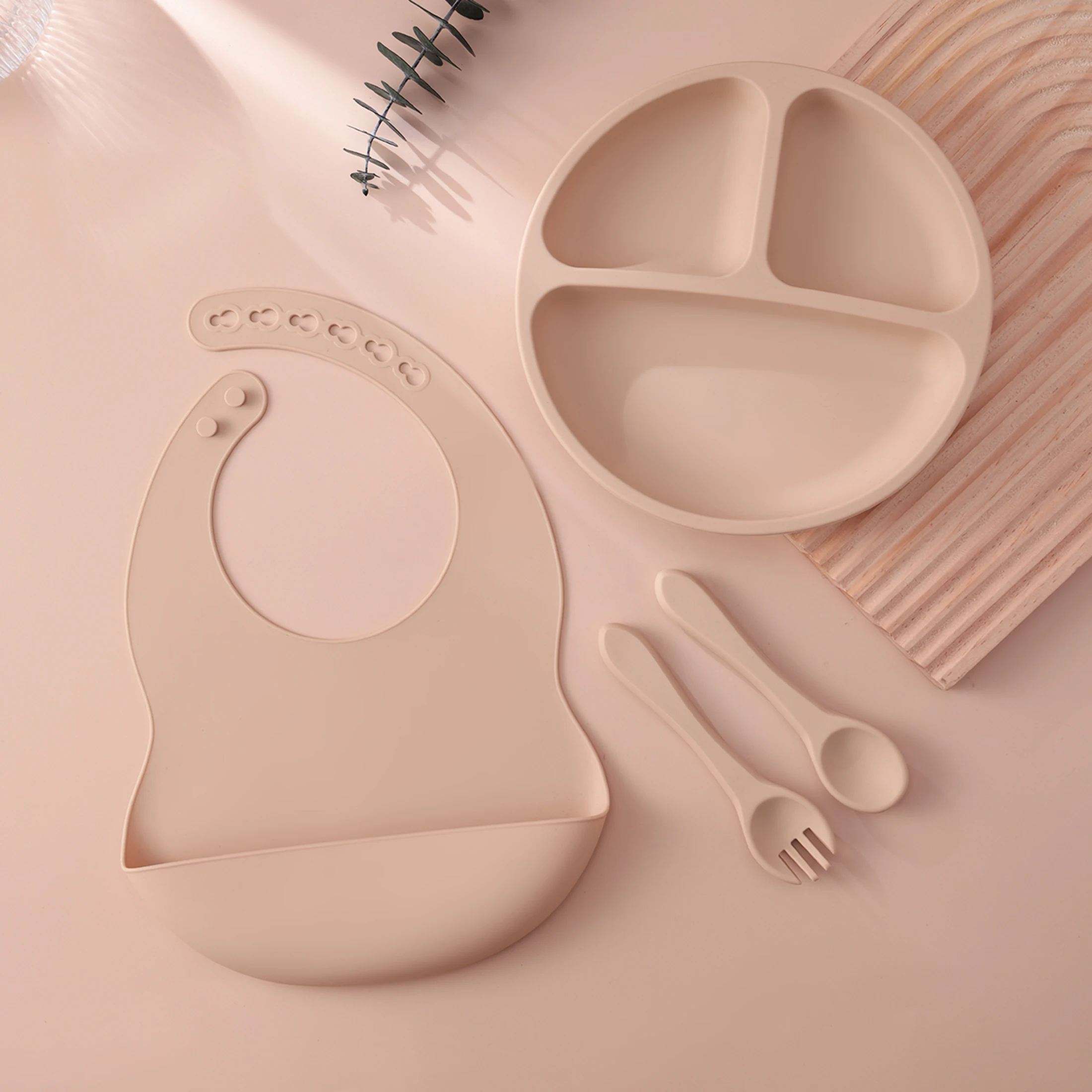 4PCS Baby Silicone Feeding Set With Suction Plate BPA Free Solid Color Waterproof Bib Portable Spoon Fork Children's Tableware