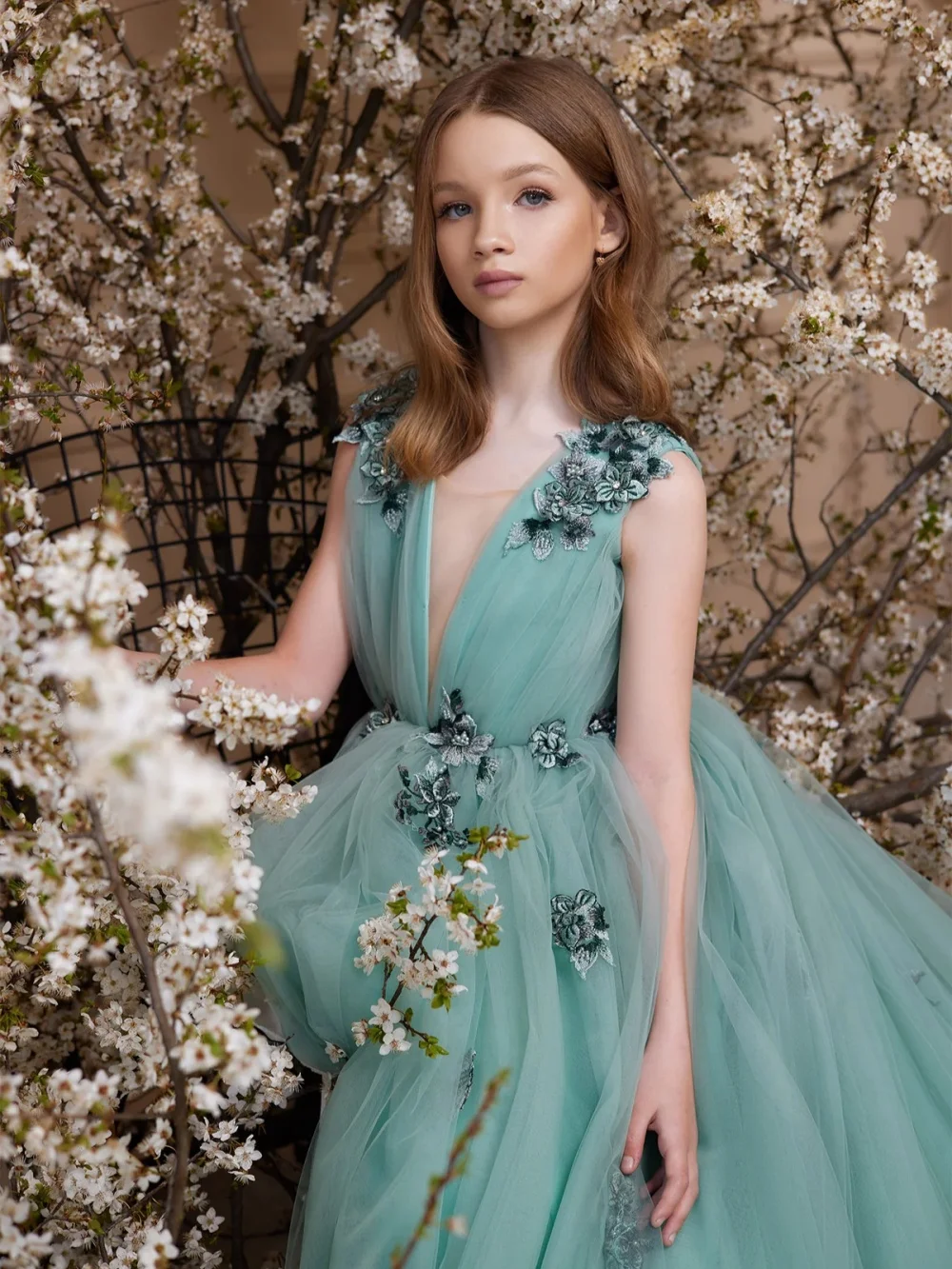 Green Exquisite 3D Floral Kids Princess Gown With Cape For Party Girls Elegant V-neck Dresses Stage Performance Wear 2-14Y