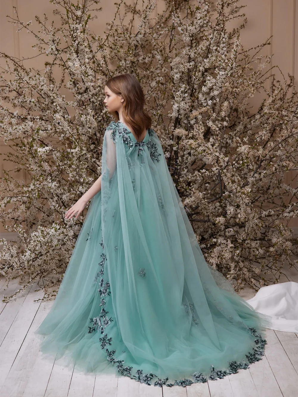 Green Exquisite 3D Floral Kids Princess Gown With Cape For Party Girls Elegant V-neck Dresses Stage Performance Wear 2-14Y